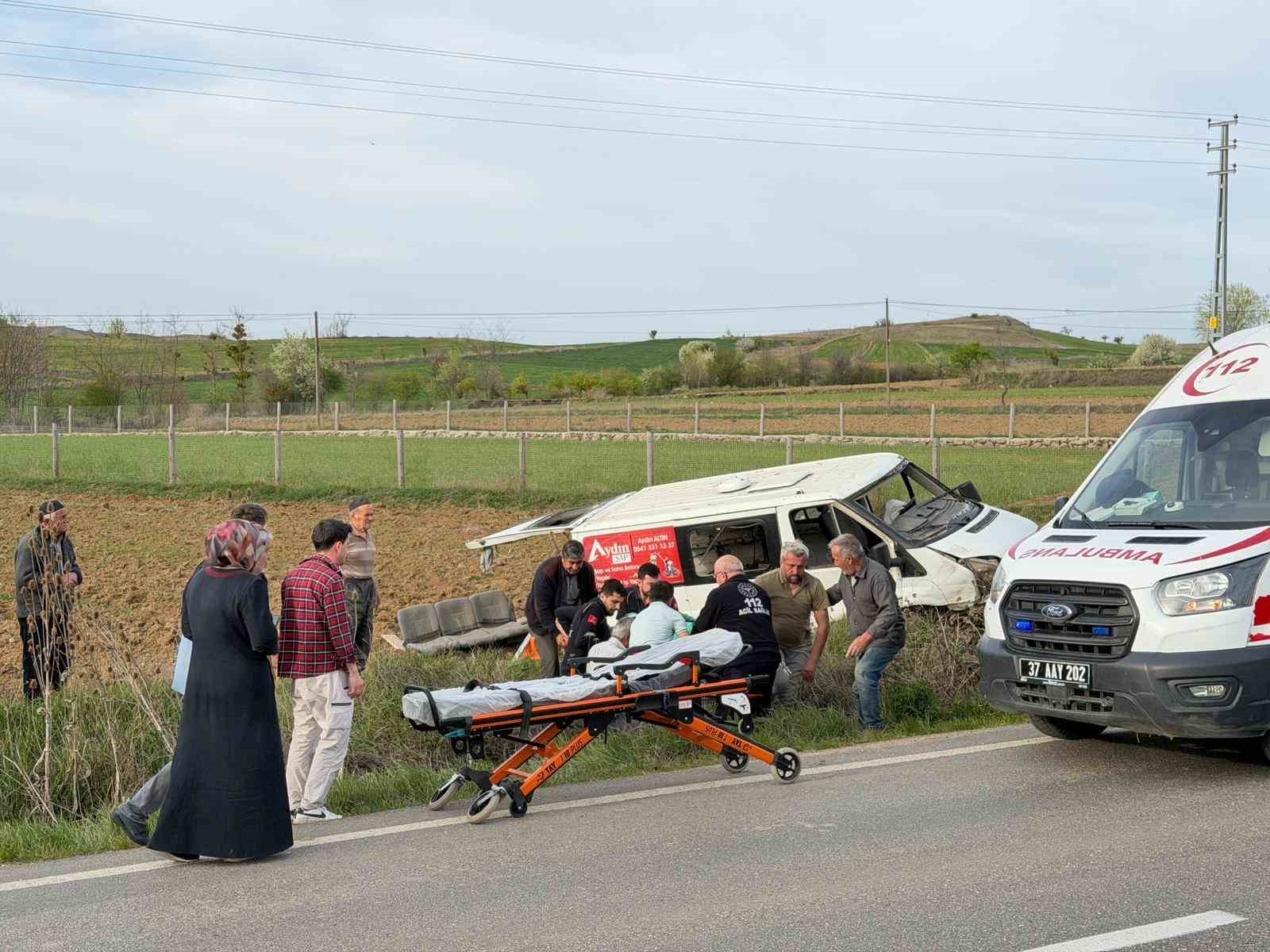 Kastamonu’da iki ayrı trafik kazasında 6 kişi yaralandı
