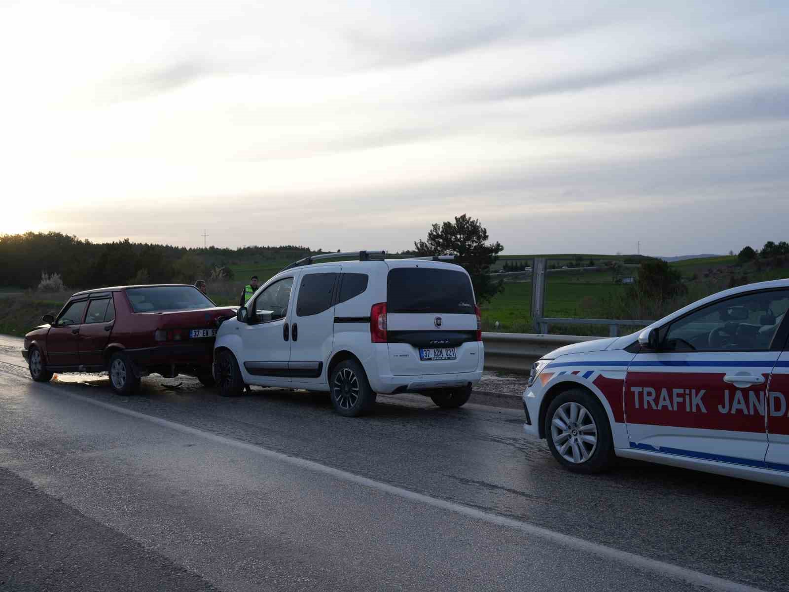 Kastamonu’da iki ayrı trafik kazasında 6 kişi yaralandı

