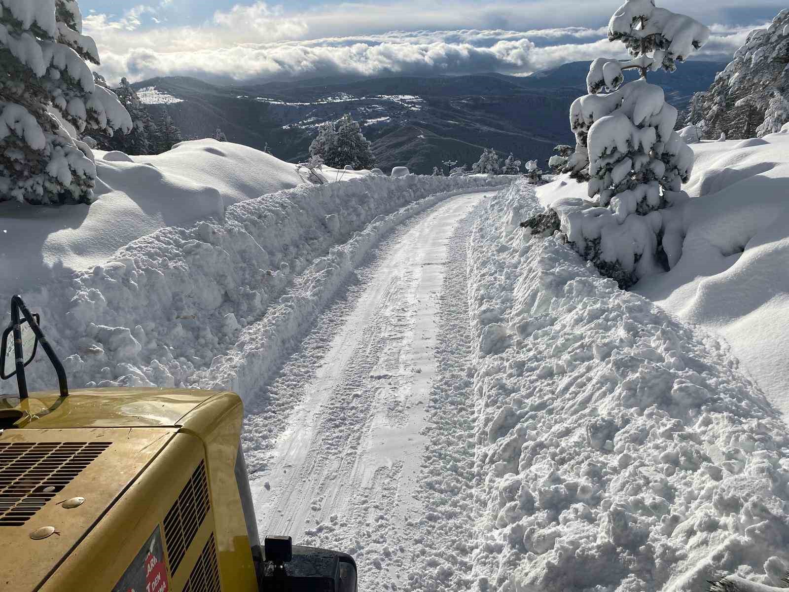 Kastamonu’da kar sebebiyle 611 köye ulaşım sağlanamıyor
