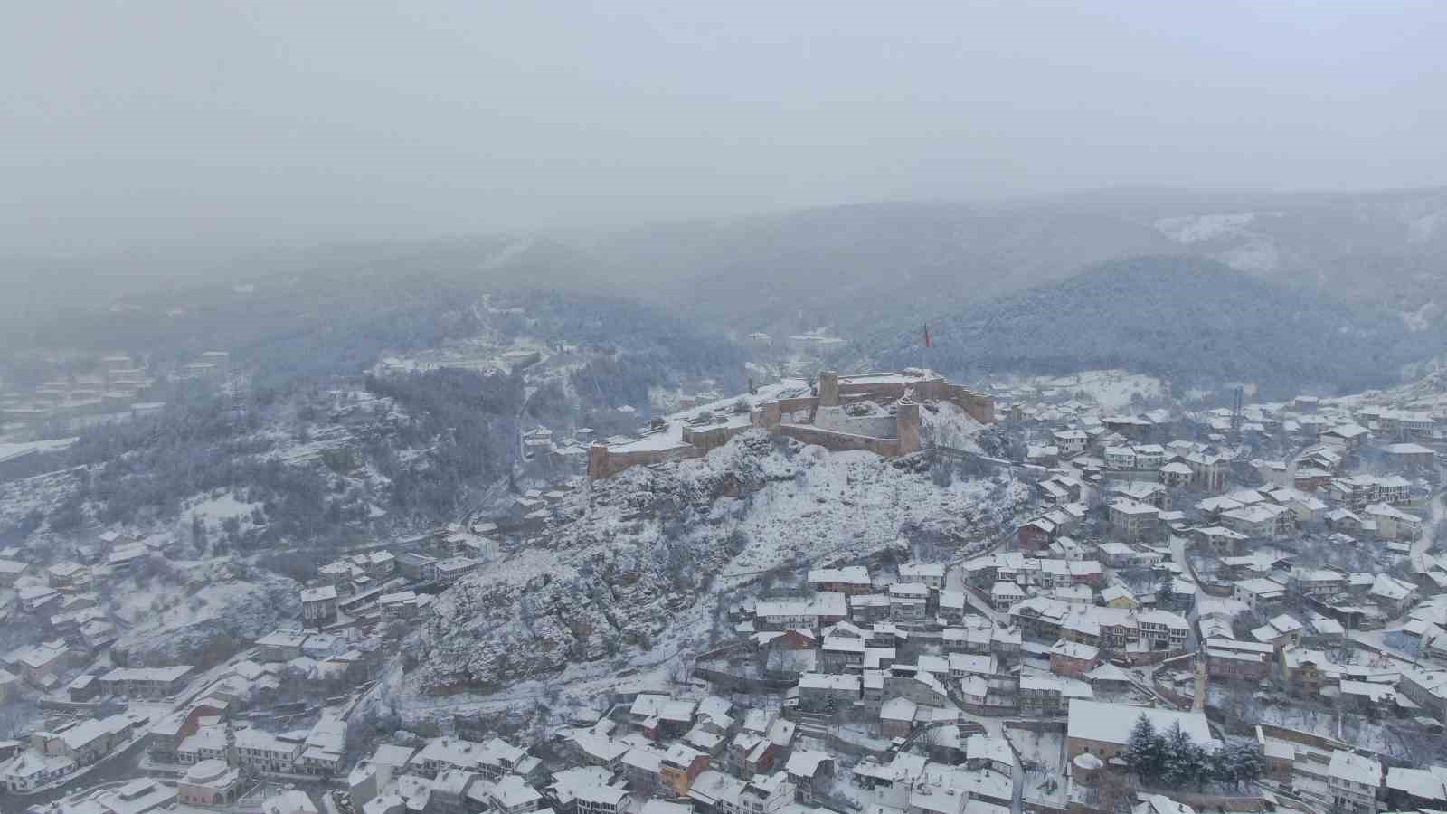 Kastamonu’da kar yağışı etkili oluyor
Kastamonu’da kar yağışı etkili oluyor