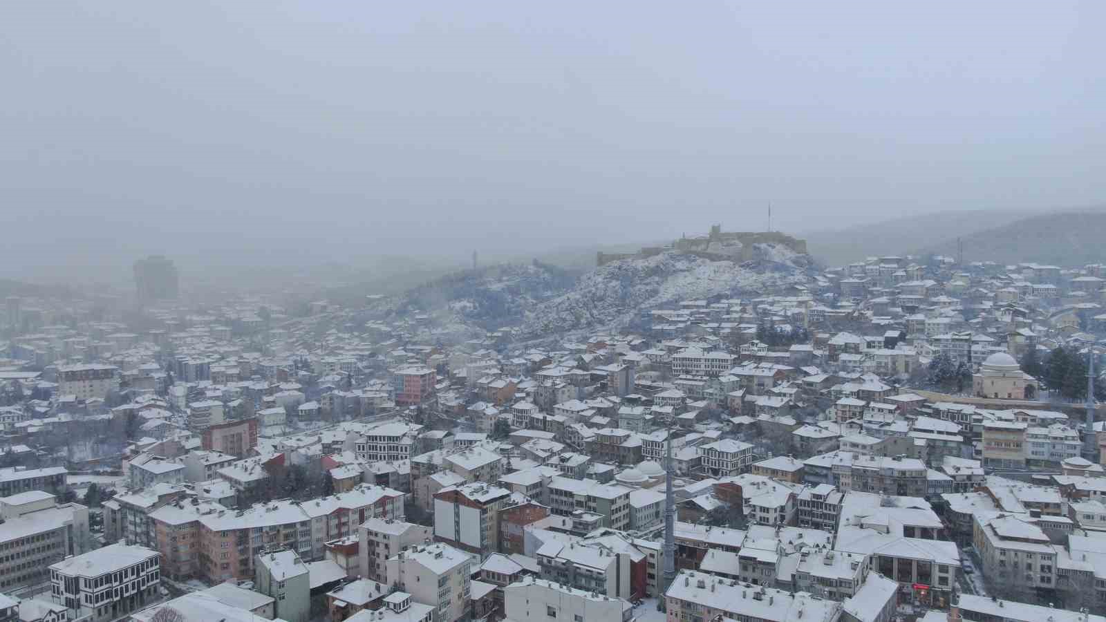 Kastamonu’da kar yağışı etkili oluyor
Kastamonu’da kar yağışı etkili oluyor
