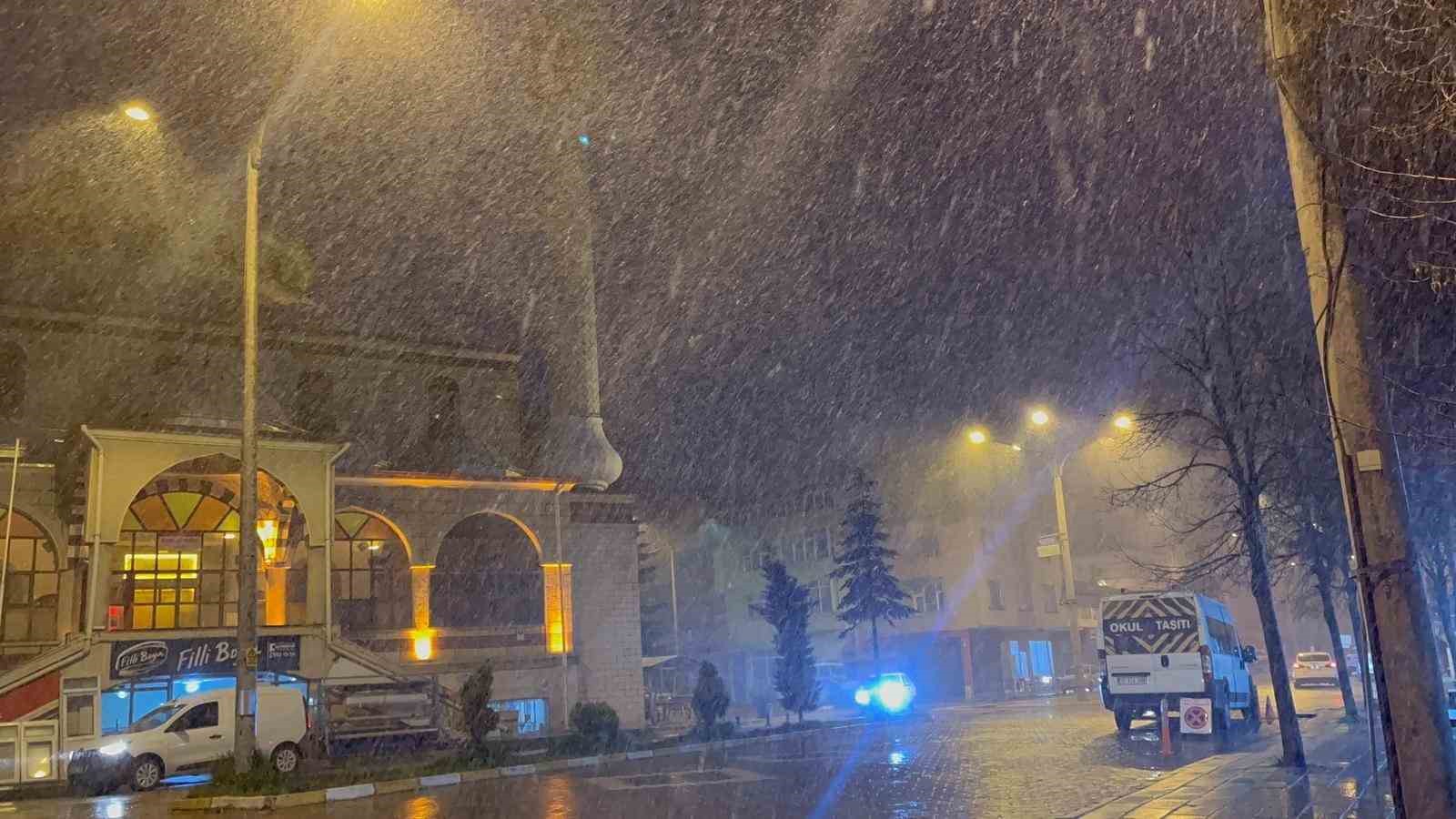 Kastamonu’da kar yağışı etkili oluyor
