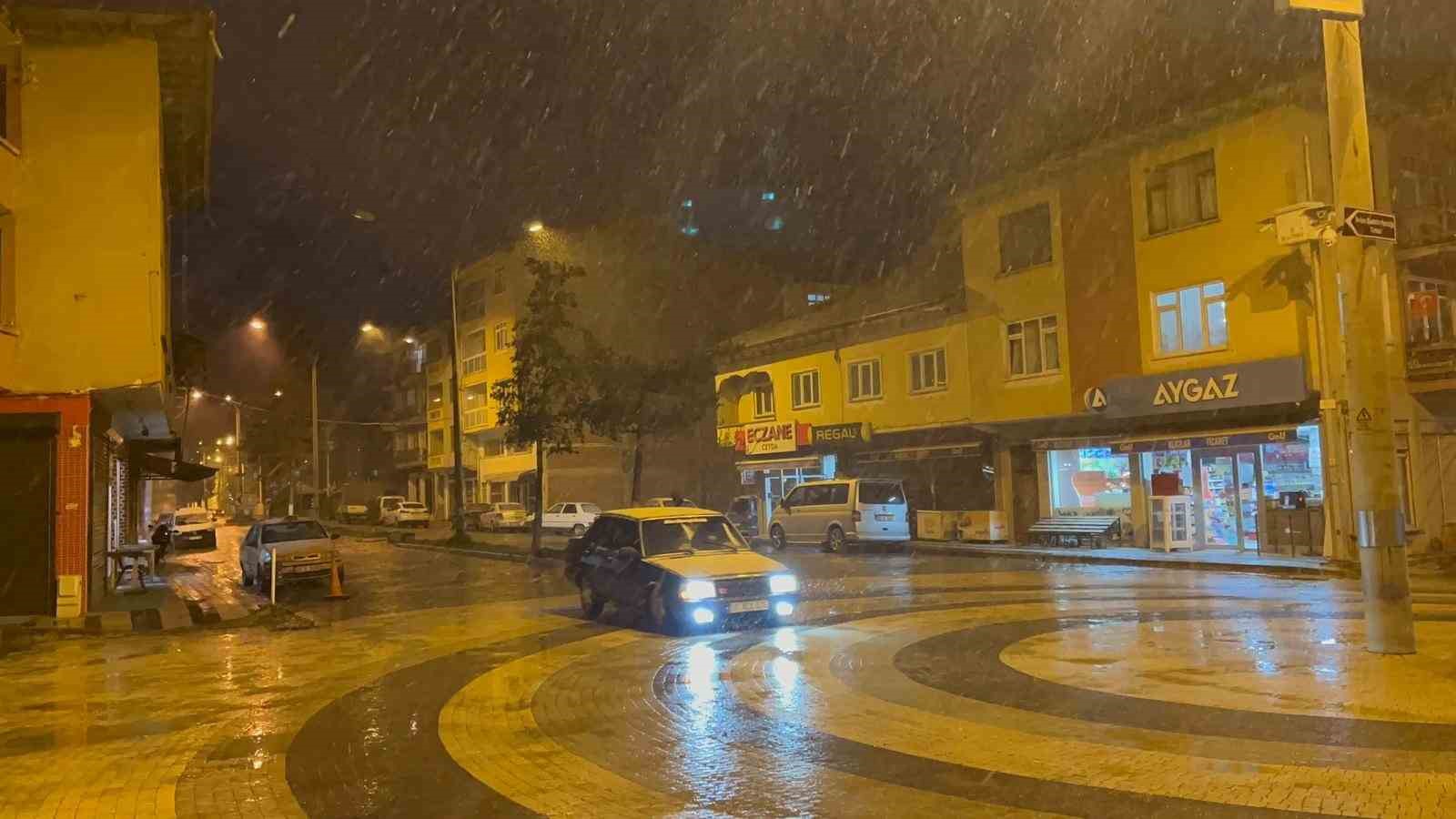 Kastamonu’da kar yağışı etkili oluyor
