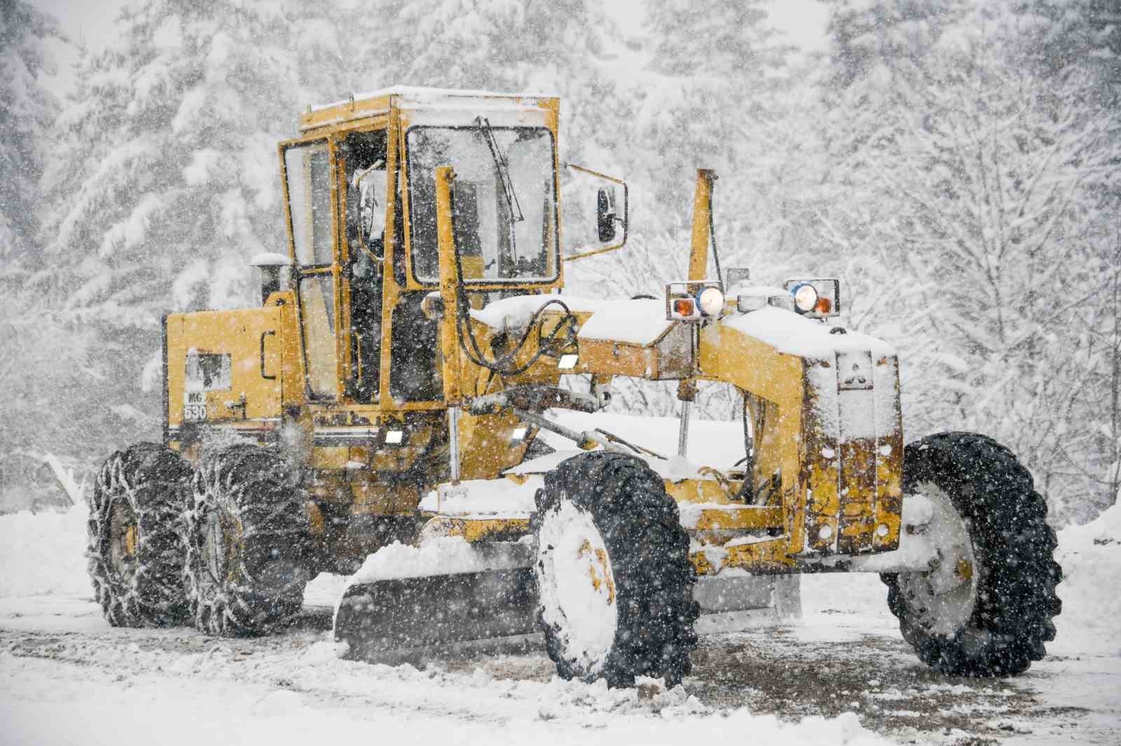 Kastamonu’da köy yollarında karla mücadelesi yeniden başladı
Kastamonu’da köy yollarında karla mücadelesi yeniden başladı
