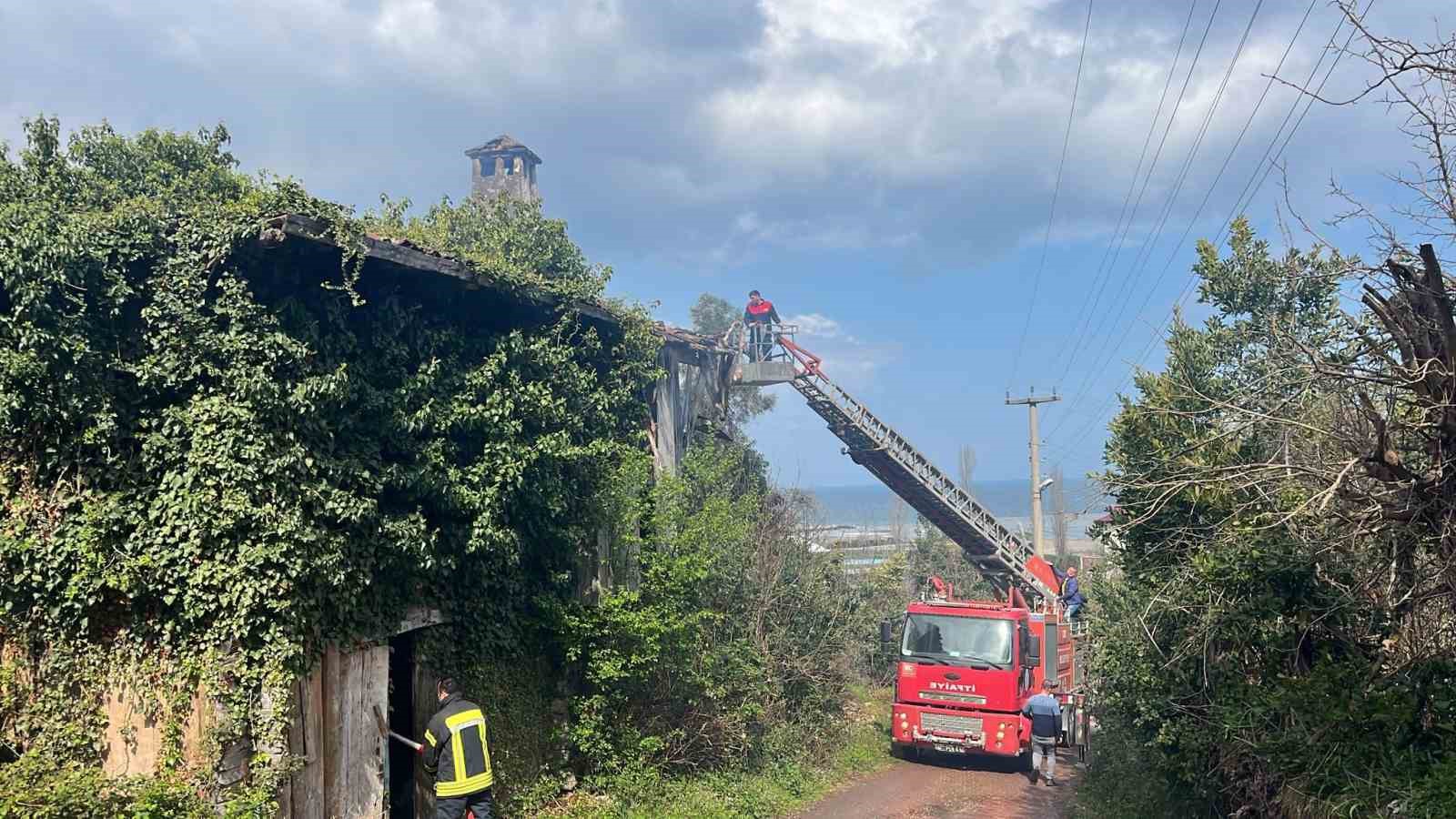 Kastamonu’da metruk binada çıkan yangını itfaiye söndürüldü
