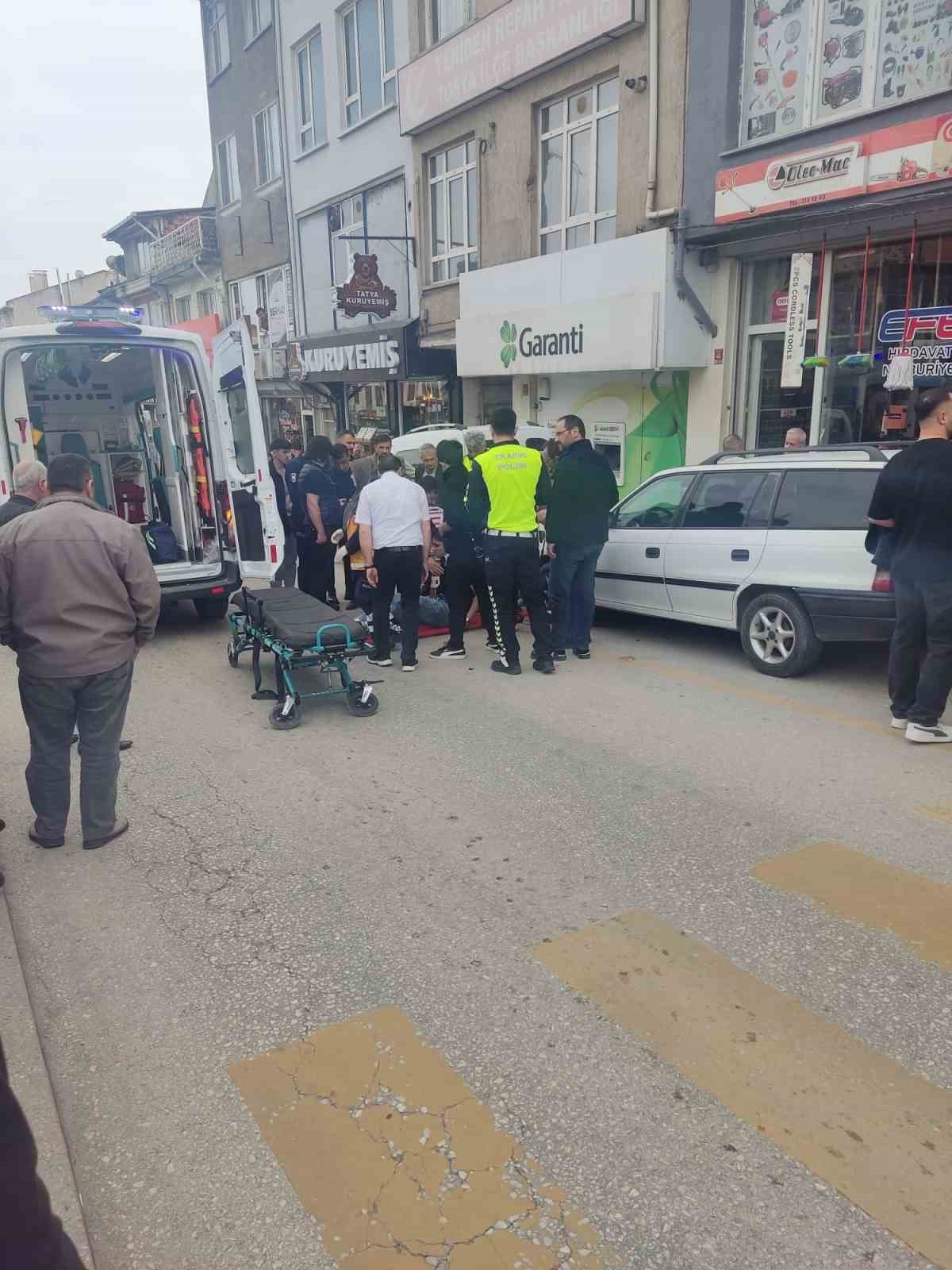 Kastamonu’da motosiklet otomobile çarptı: 1 yaralı
