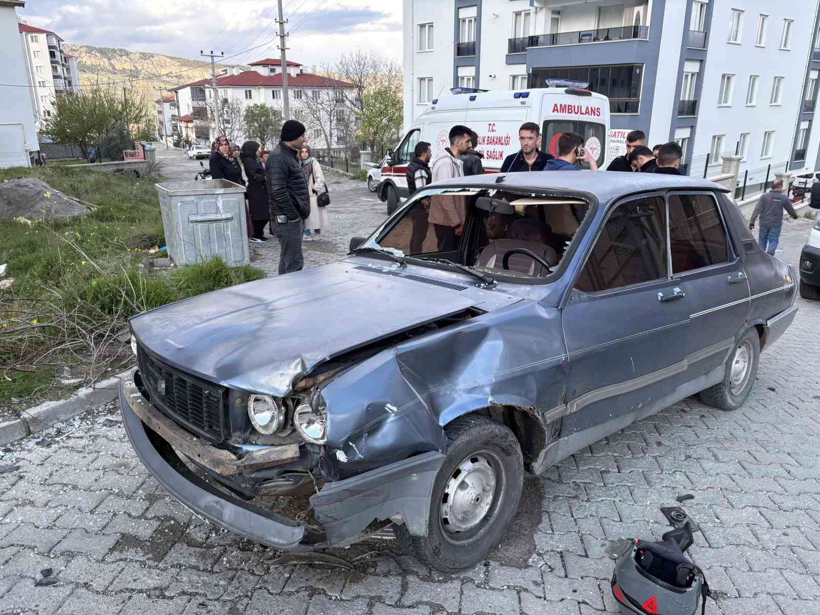 Kastamonu’da otomobil ile motosiklet çarpıştı: 3 yaralı
