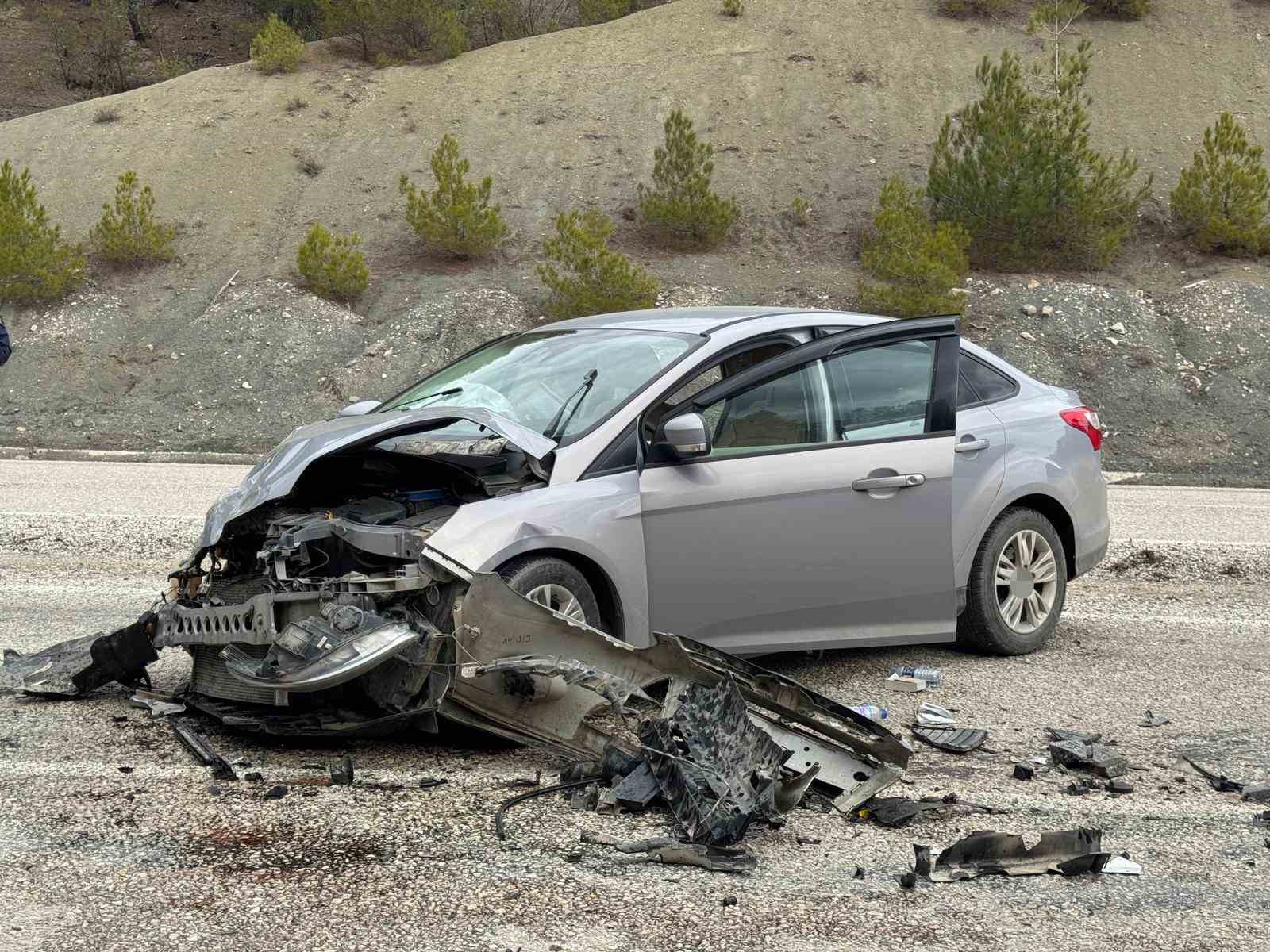 Kastamonu’da pikap ile otomobil çarpıştı: Eski belediye başkanı yaralandı
