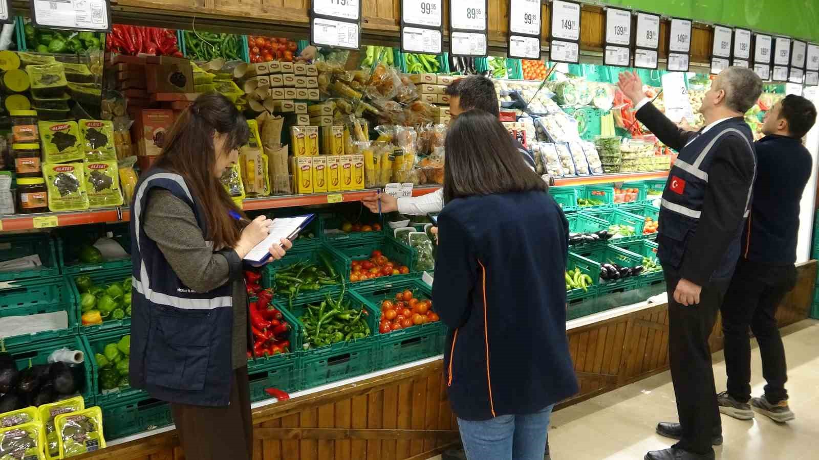 Kastamonu’da Ramazan ayı öncesinde restoran ve marketler denetlendi

