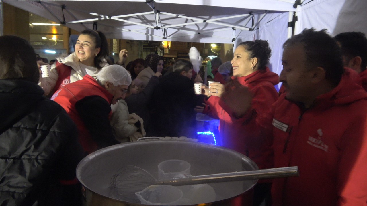 Kastamonu’da yüzlerce vatandaş Ramazan’ı dualarla karşıladı
