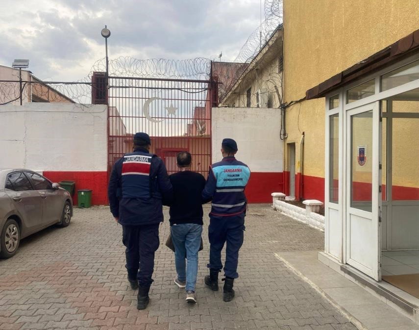 Kasten öldürmeden aranıyordu, yakalandı
