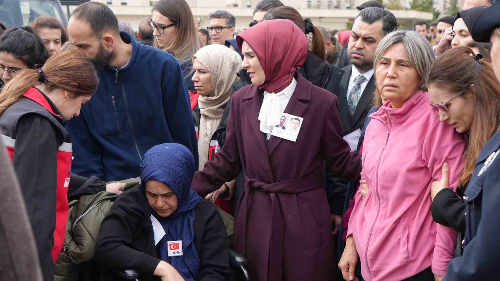 Katar’da helikopterin düşmesi sonucu şehit olan ASELSAN teknisyenleri için töreni düzenlendi
