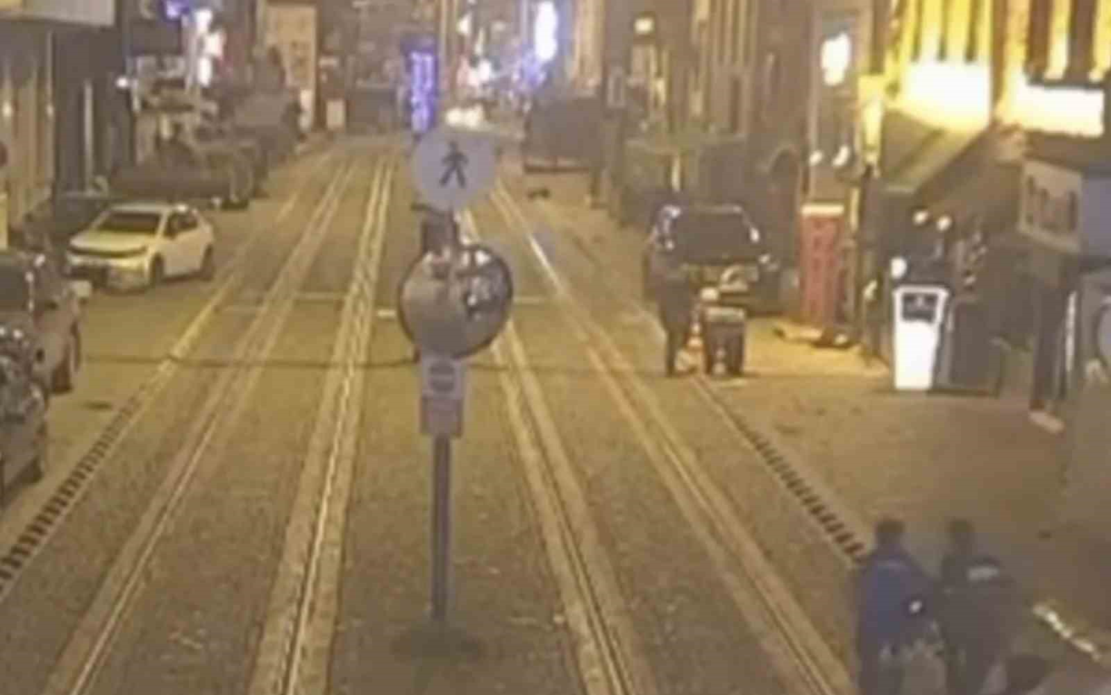 Katliamda Kalaşnikof detayı
Katliamda Kalaşnikof detayı