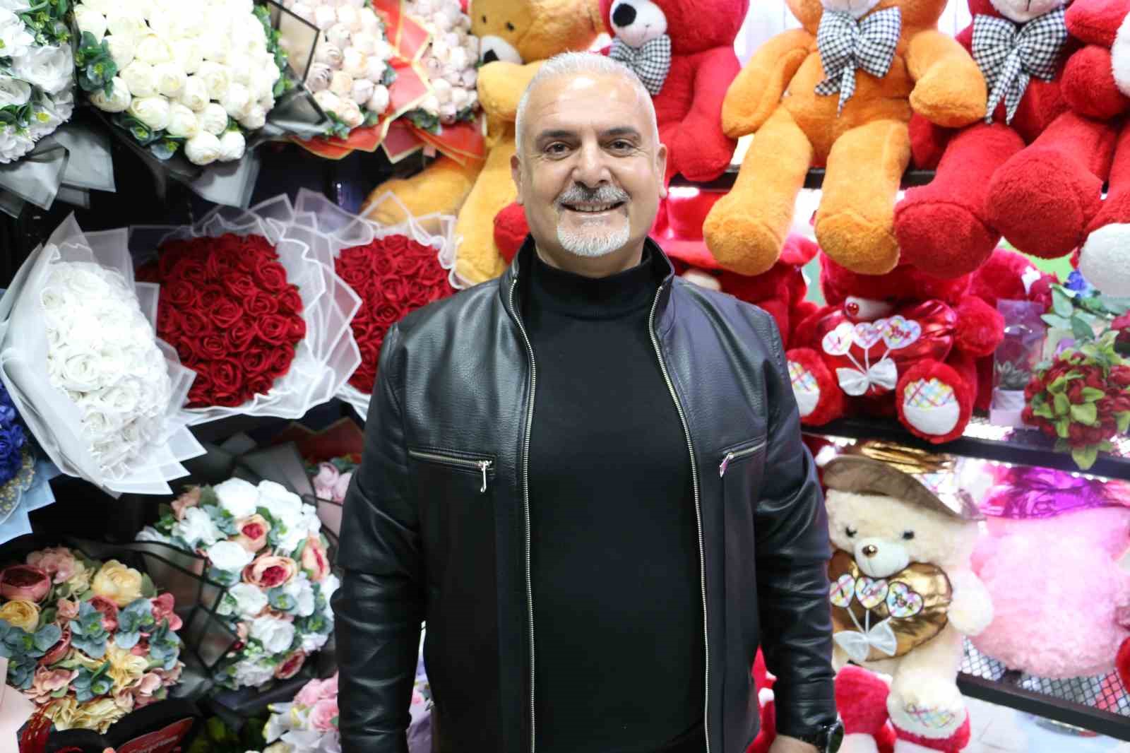 Kavga diye geldiler, çiçeklerle karşılandılar
