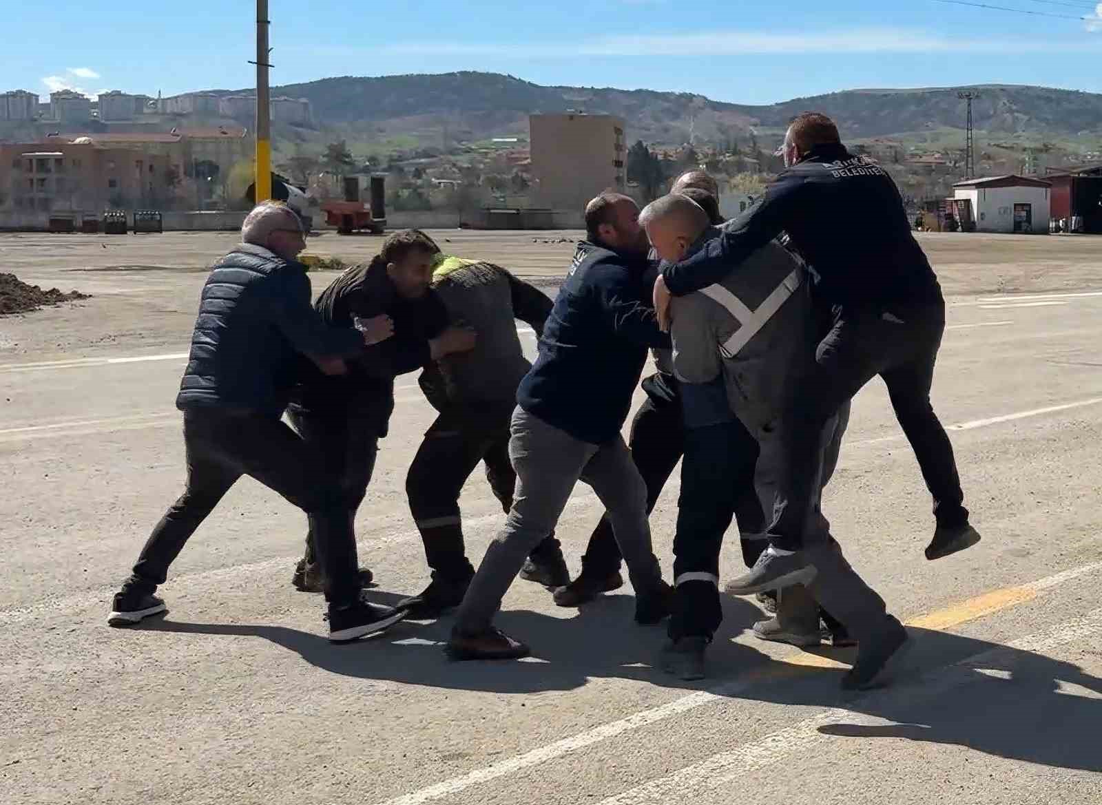 Kavga diye gittiler, kutlamayla karşılaştılar
