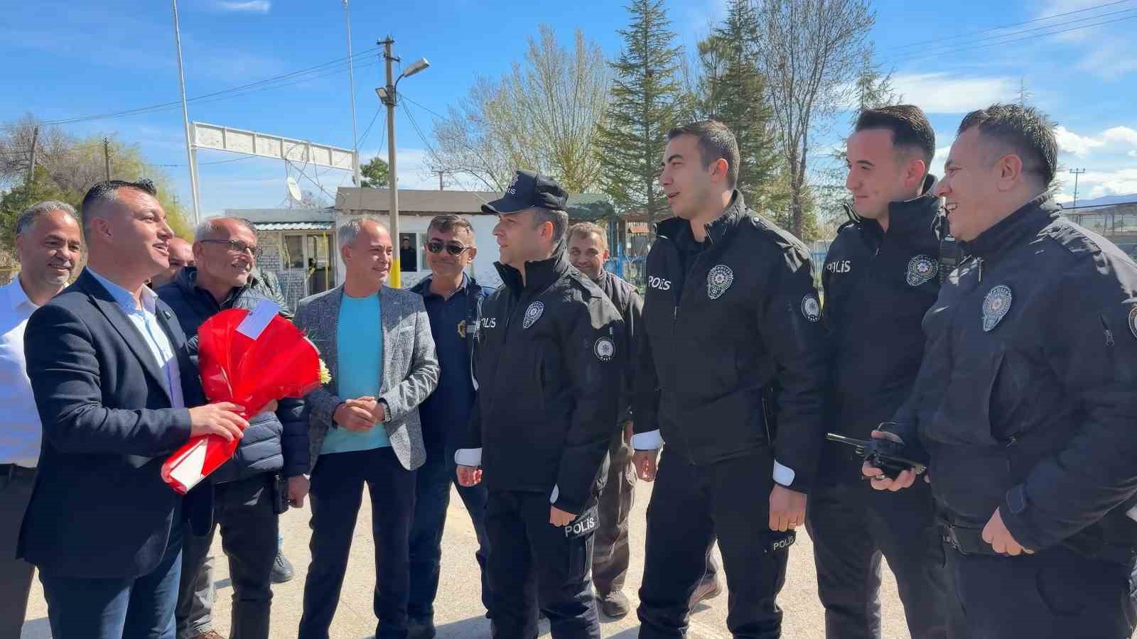 Kavga diye gittiler, kutlamayla karşılaştılar
