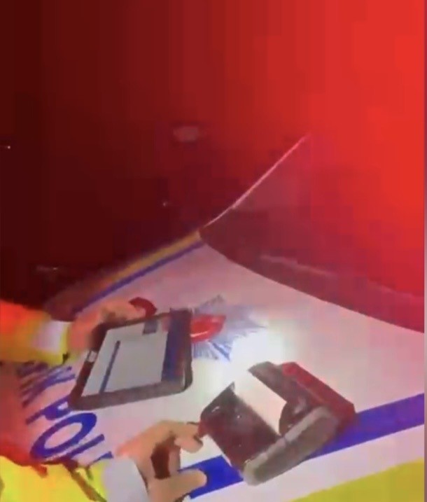 Kavga sonrası drift yaptı, 2 kişiye çarptı: 159 bin 716 TL ceza, araç trafikten men
