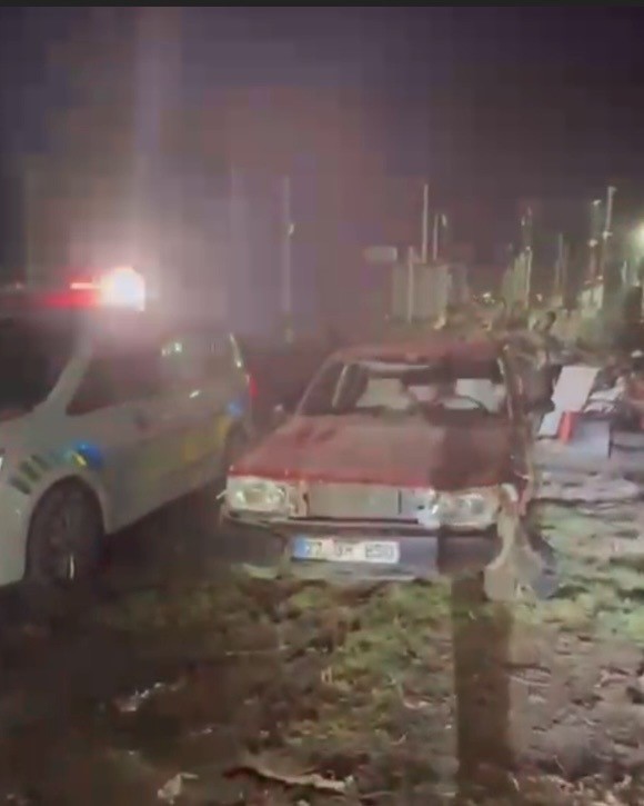 Kavga sonrası drift yaptı, 2 kişiye çarptı: 159 bin 716 TL ceza, araç trafikten men
