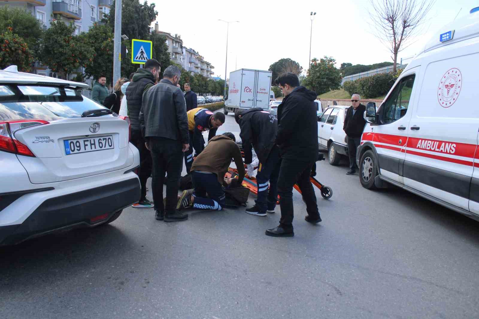 Kavşak içindeki kazada sürücü yaralandı
