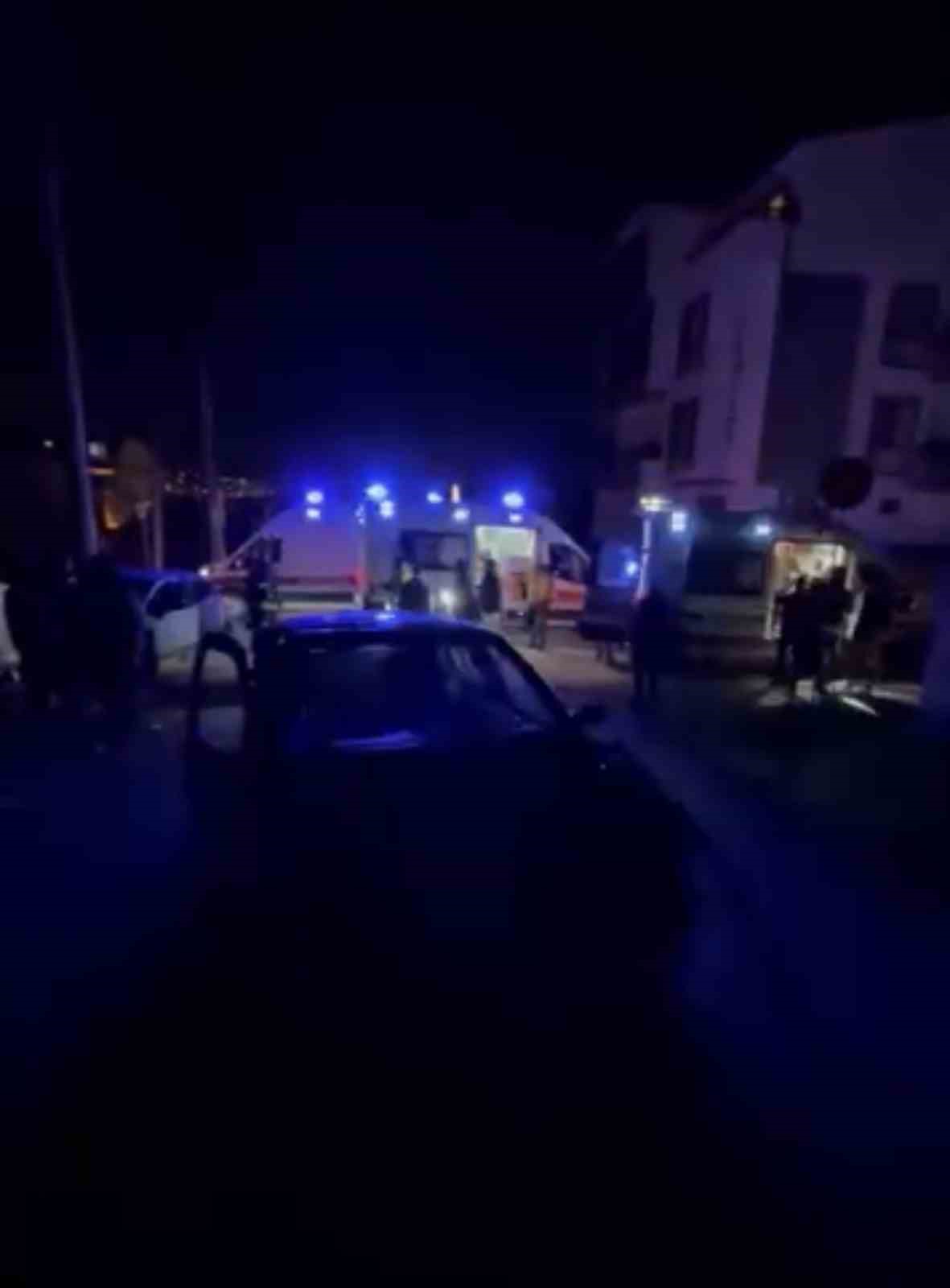 Kavşakta otomobiller çarpıştı: 4 yaralı
