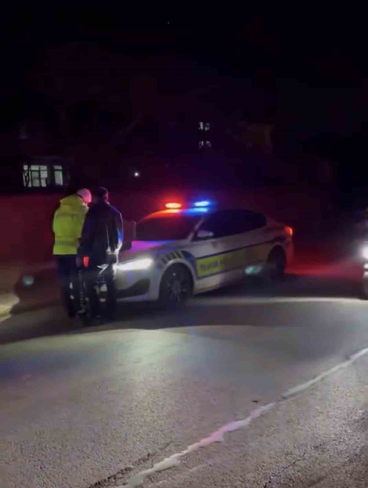 Kavşakta otomobiller çarpıştı: 4 yaralı
