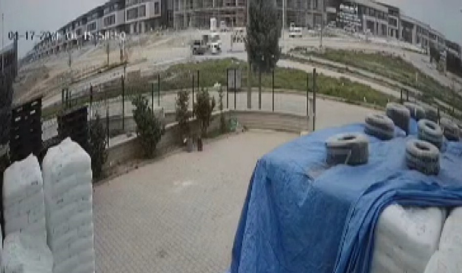 Kavşakta takla attıran kaza ucuz atlatıldı
