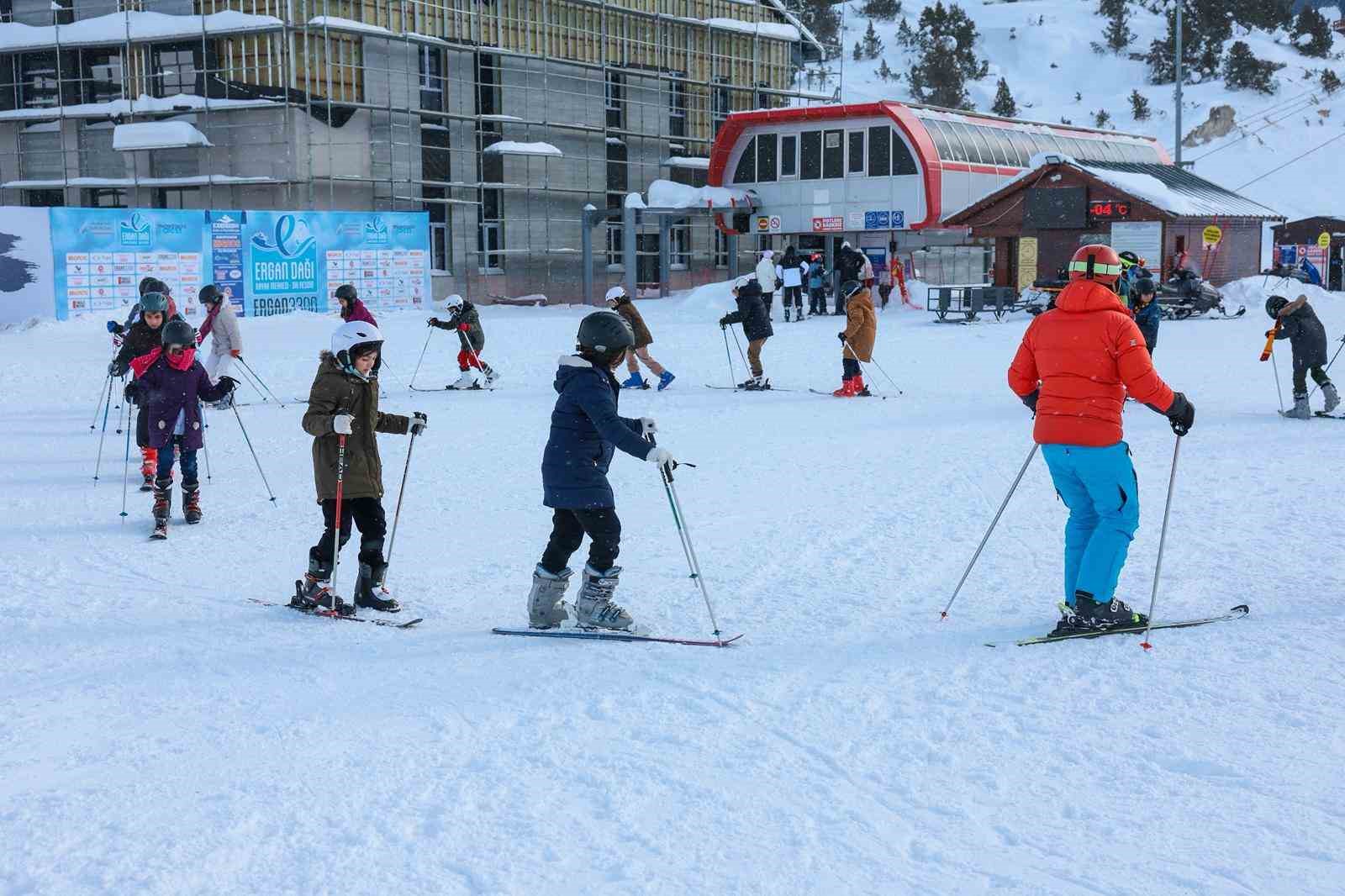 "Kayak Bilmeyen Kalmasın" projesi devam ediyor
