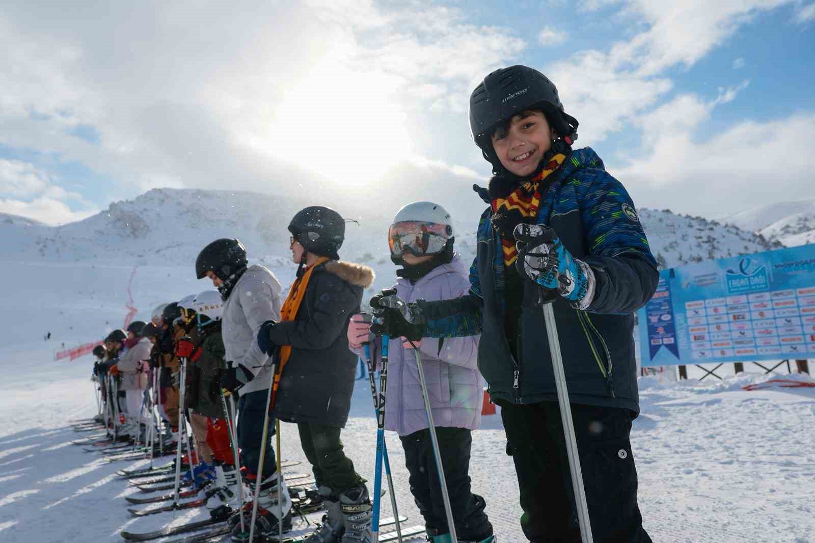 "Kayak Bilmeyen Kalmasın" projesi devam ediyor
