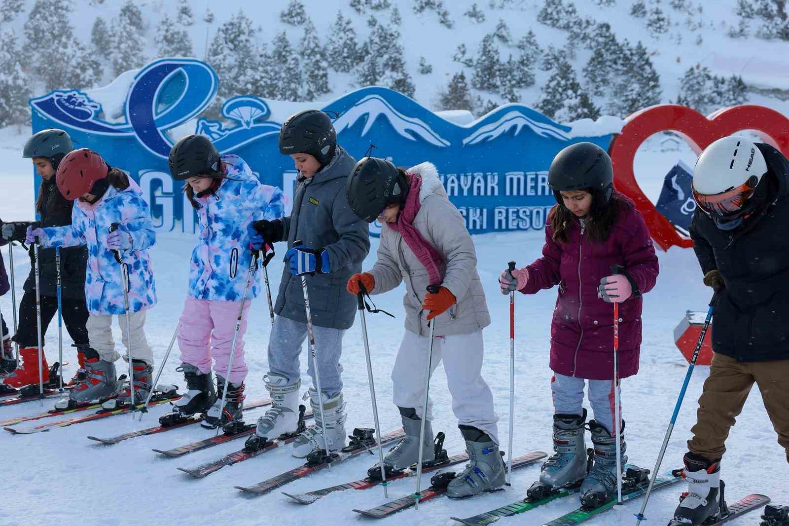 "Kayak Bilmeyen Kalmasın" projesi devam ediyor
