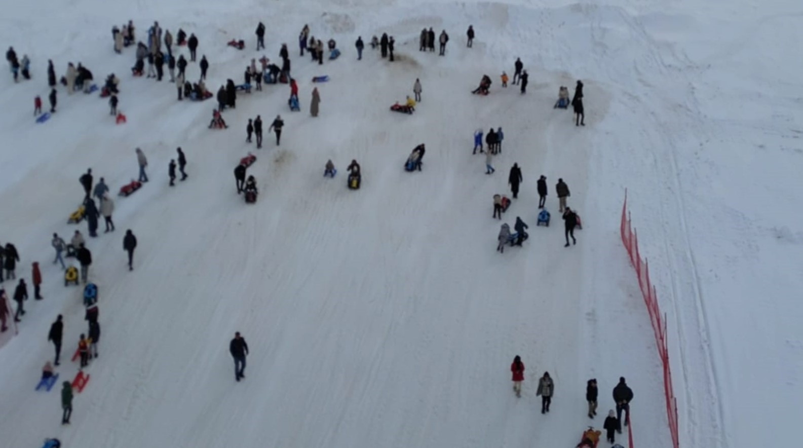Kayak tesislerindeki yoğunluk havadan görüntülendi
