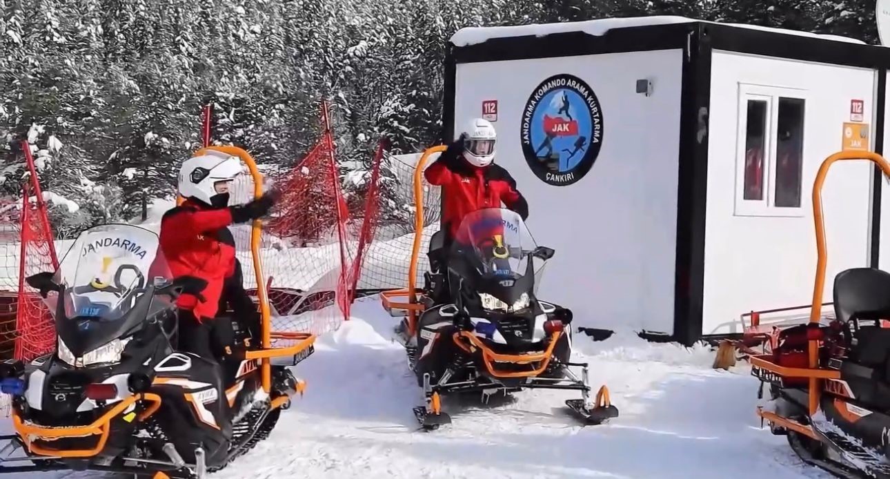 Kayak tutkunlarının güvenliği JAK timlerine emanet
