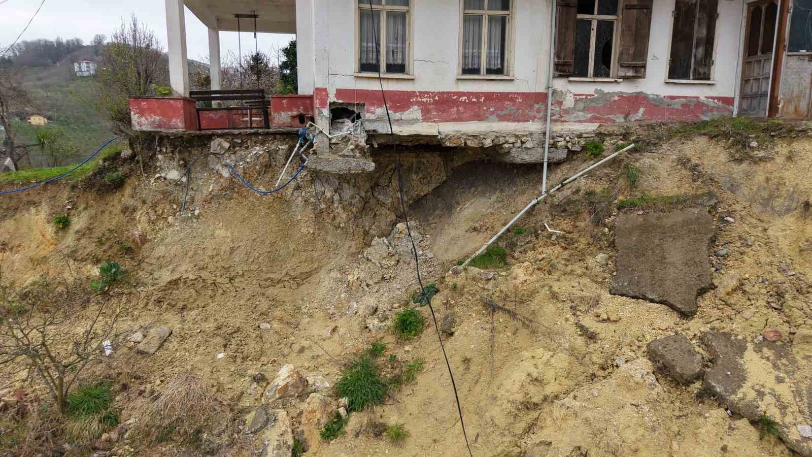 Kayan mahalleye konteyner desteği
