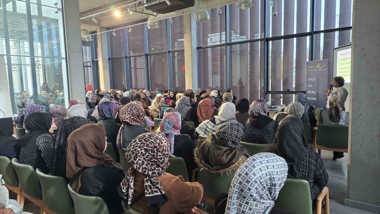 Kayapınar İlçe Halk Kütüphanesi 2025 yılında 346 bin kullanıcıya ulaştı
