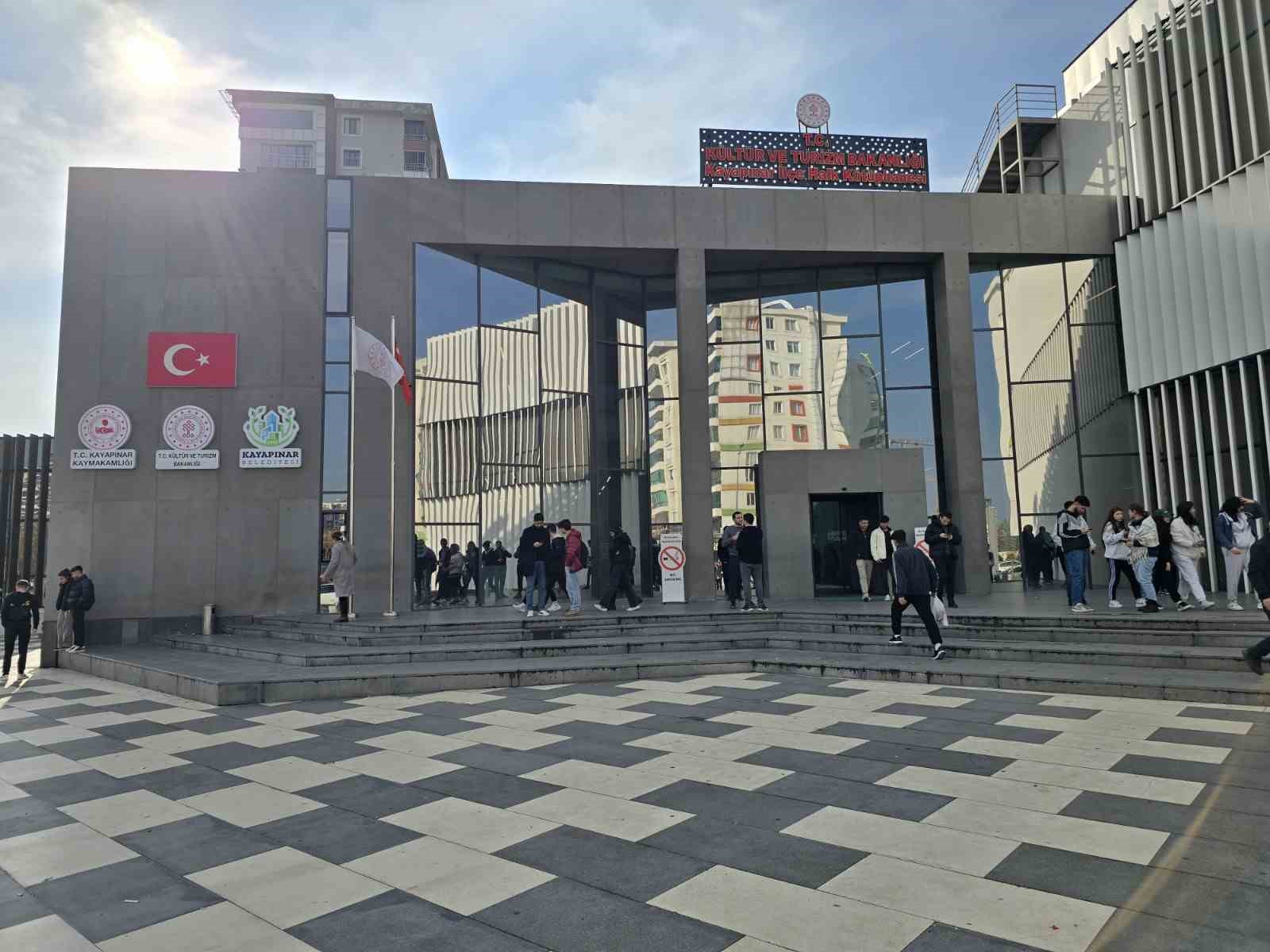 Kayapınar’da "İyileştiren Kütüphane" temasıyla programlar düzenlendi
