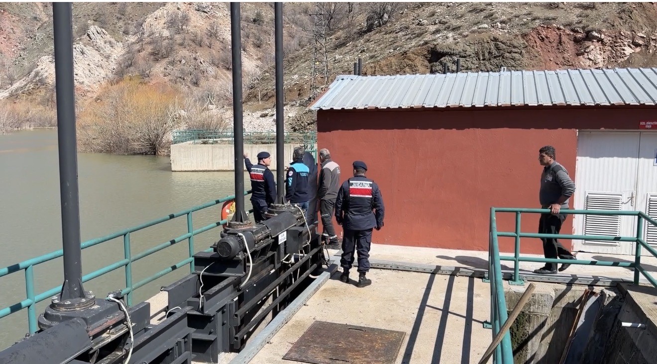 Kaybolan otizmli çocuk için HES kapakları açıldı
