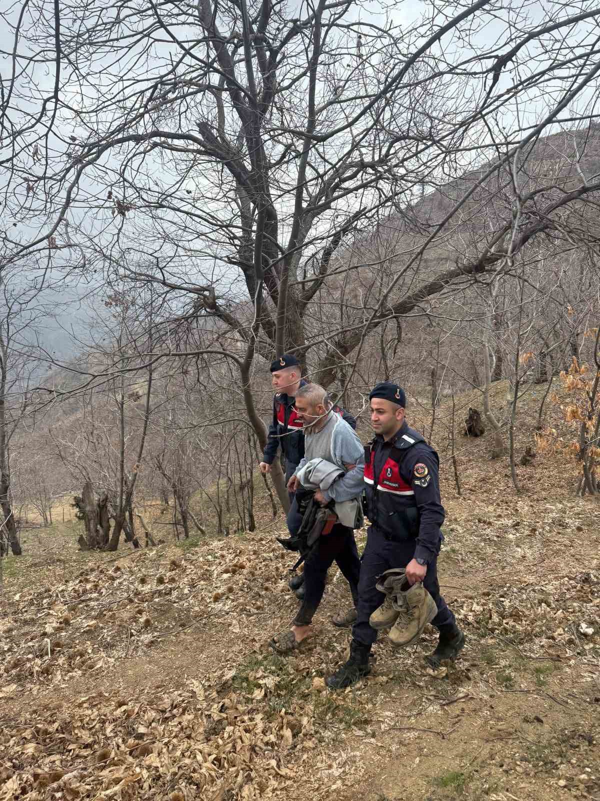Kayıp dağcıdan sevindiren haber: 4 gün sonra bulundu
