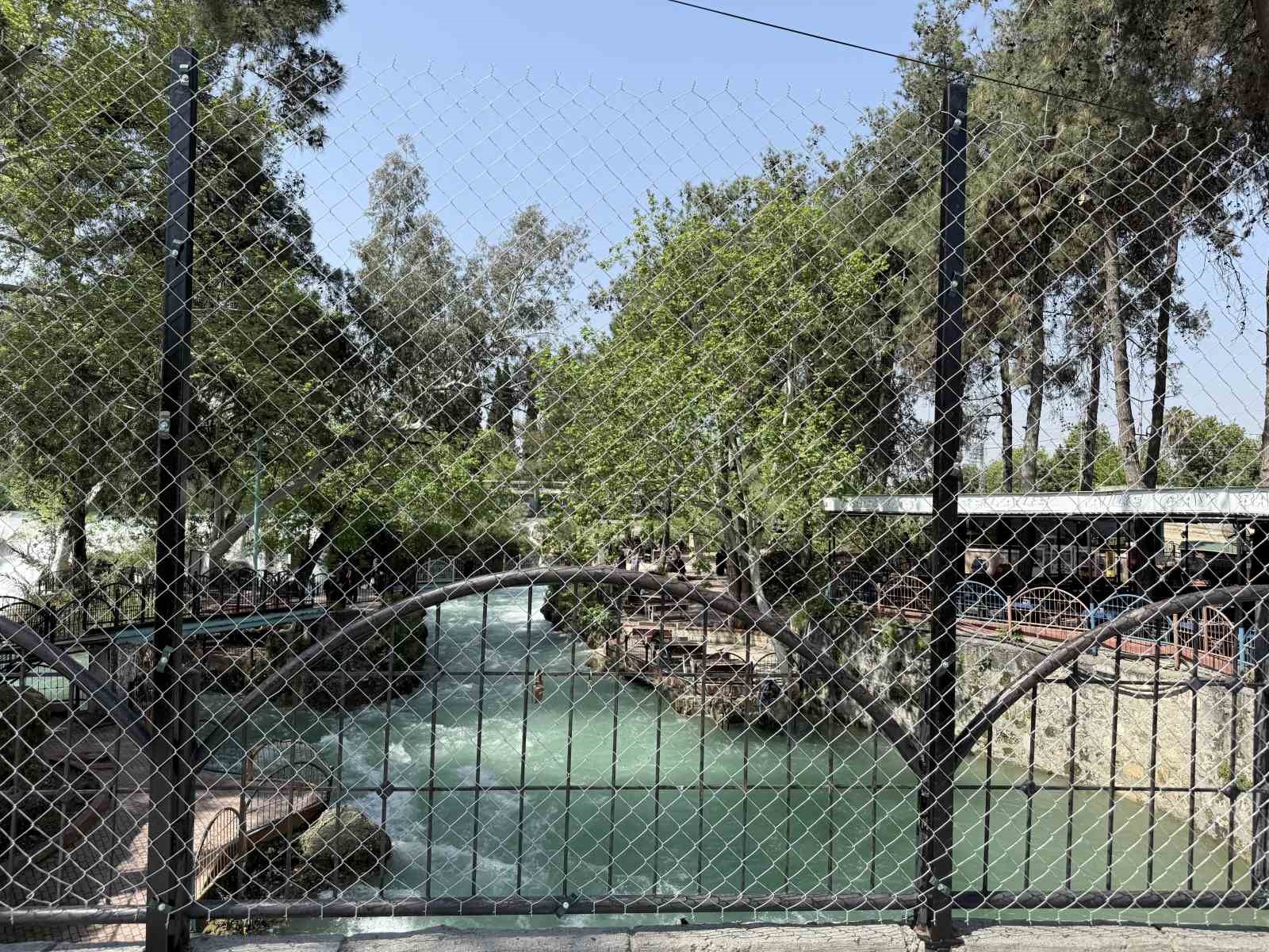 Kayıp gencin aranmasında 11. gün: Şelale korkuluklarına tel örgü çekildi
Kayıp gencin aranmasında 11. gün: Şelale korkuluklarına tel örgü çekildi