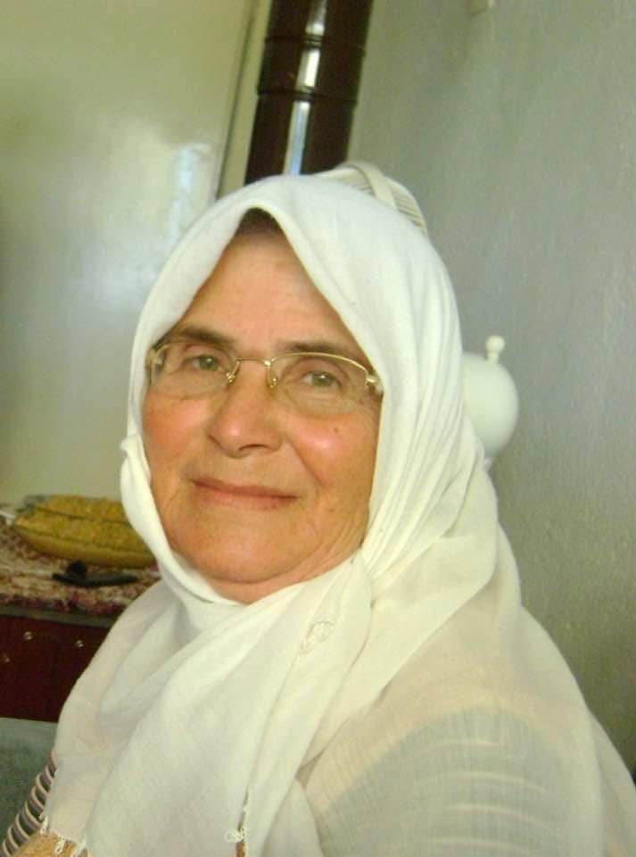 Kayıp olarak aranan yaşlı kadın derede kenarında ölü bulundu
