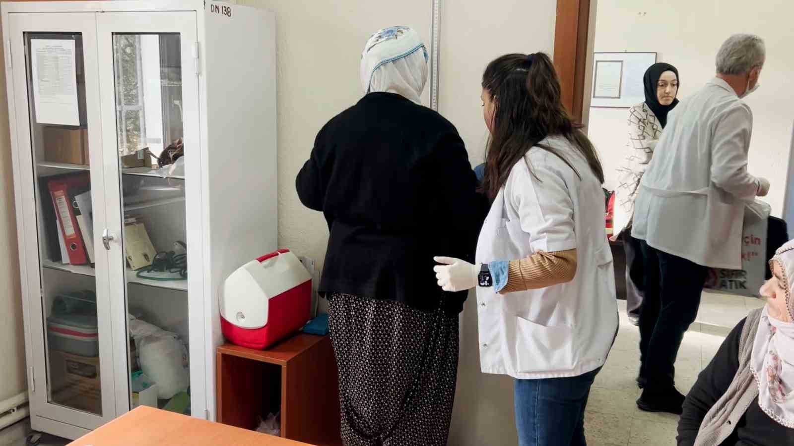 Kayırlı köyünde vatandaşlara mobil sağlık hizmeti
