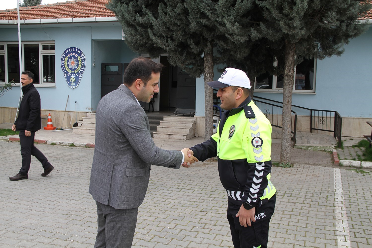 Kaymakam Altuntaş’tan kurumlara bayram ziyareti
