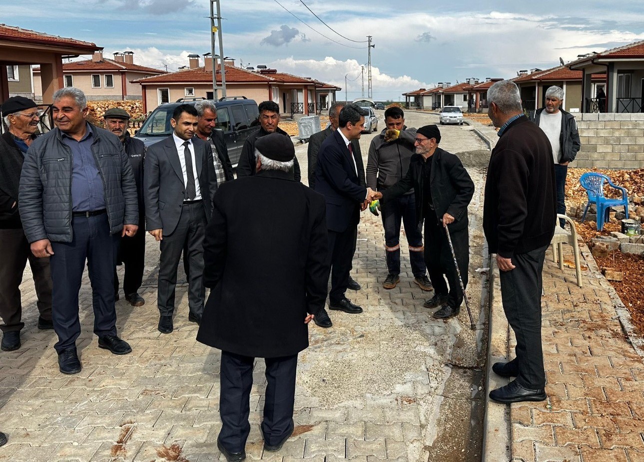 Kaymakam Aslan, köy evlerine yerleşen vatandaşları ziyaret etti
