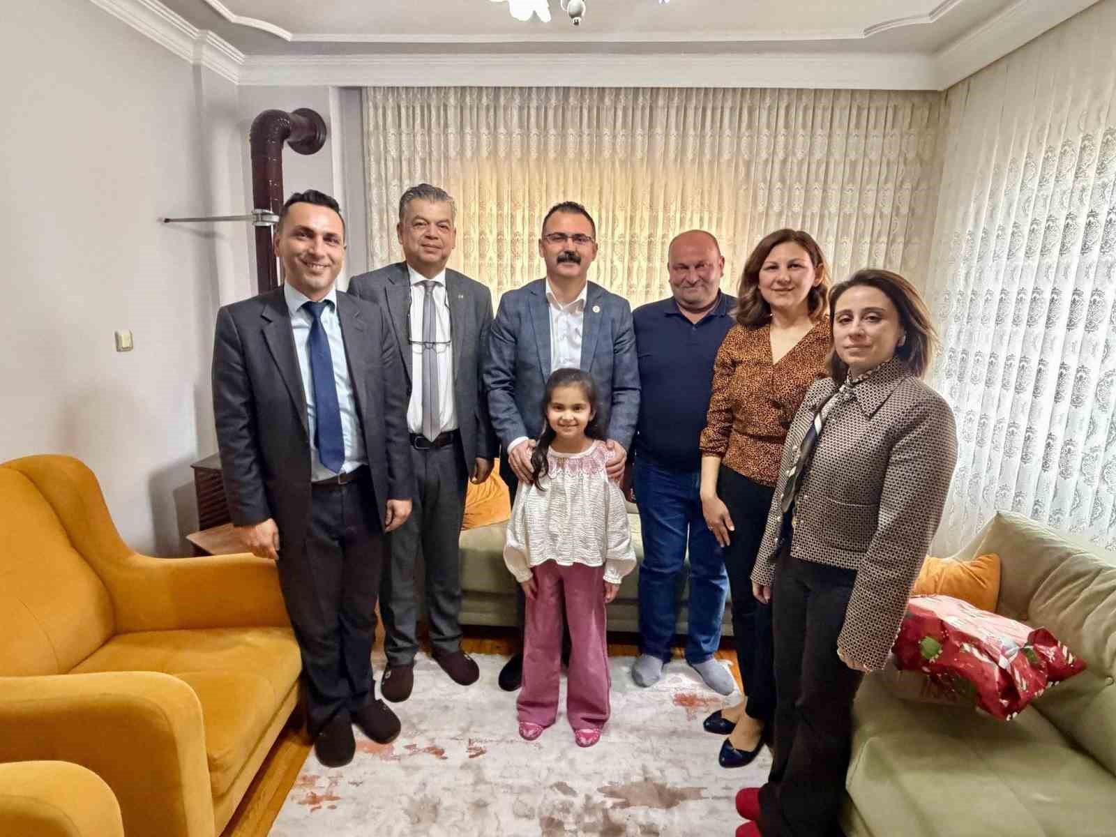 Kaymakam Ateş, öğrencilerin evine konuk oldu
