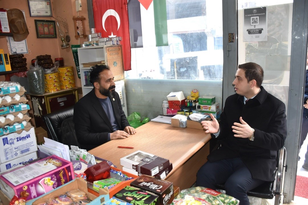 Kaymakam Başar, bayram öncesi çarşı esnafı ile bir araya geldi
