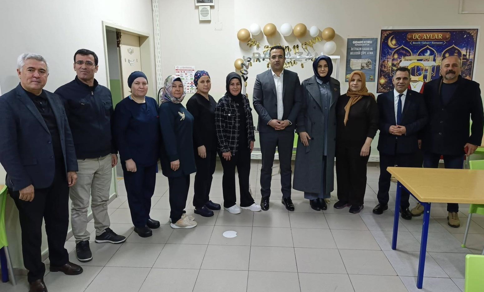 Kaymakam Dalak öğrencilerle aynı sofrada iftar açtı
