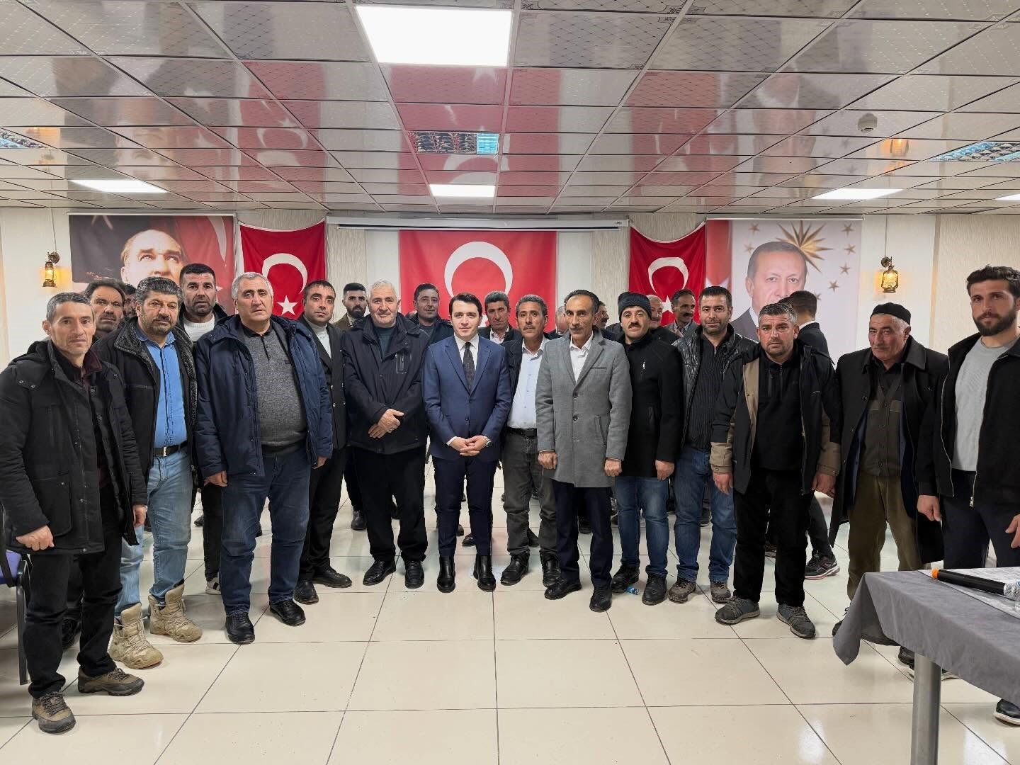 Kaymakam Demirkol, muhtarlar ile iftar programında bir araya geldi
