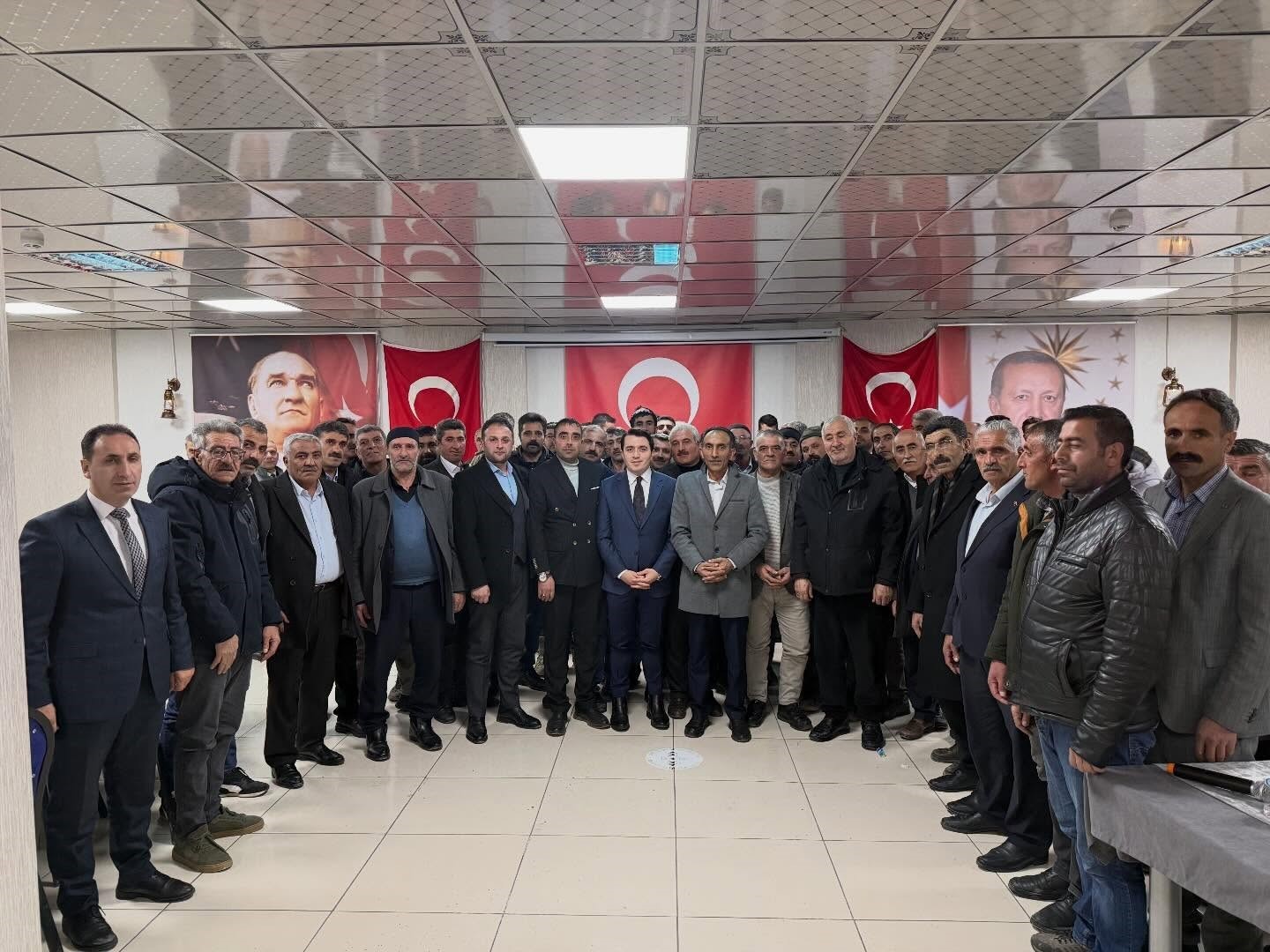 Kaymakam Demirkol, muhtarlar ile iftar programında bir araya geldi
