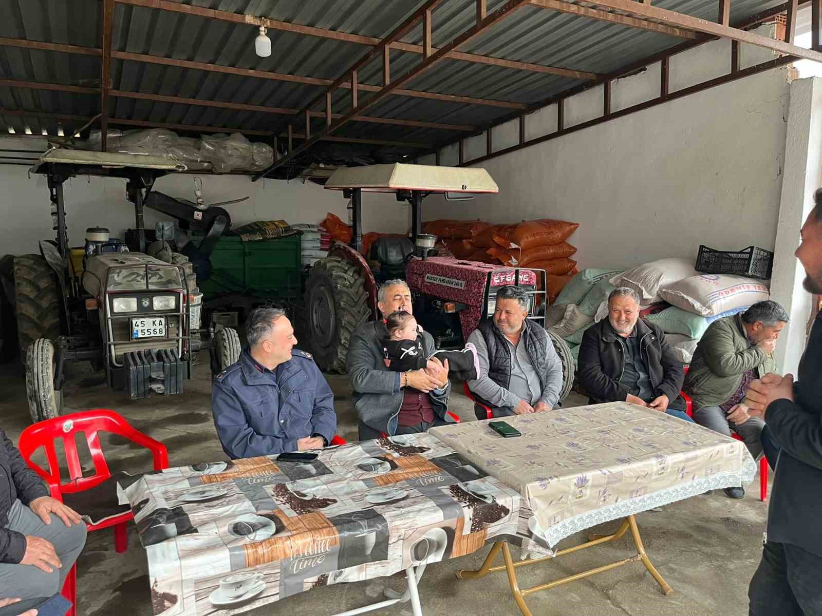 Kaymakam Güngör mahalle halkıyla buluştu
Kaymakam Güngör mahalle halkıyla buluştu