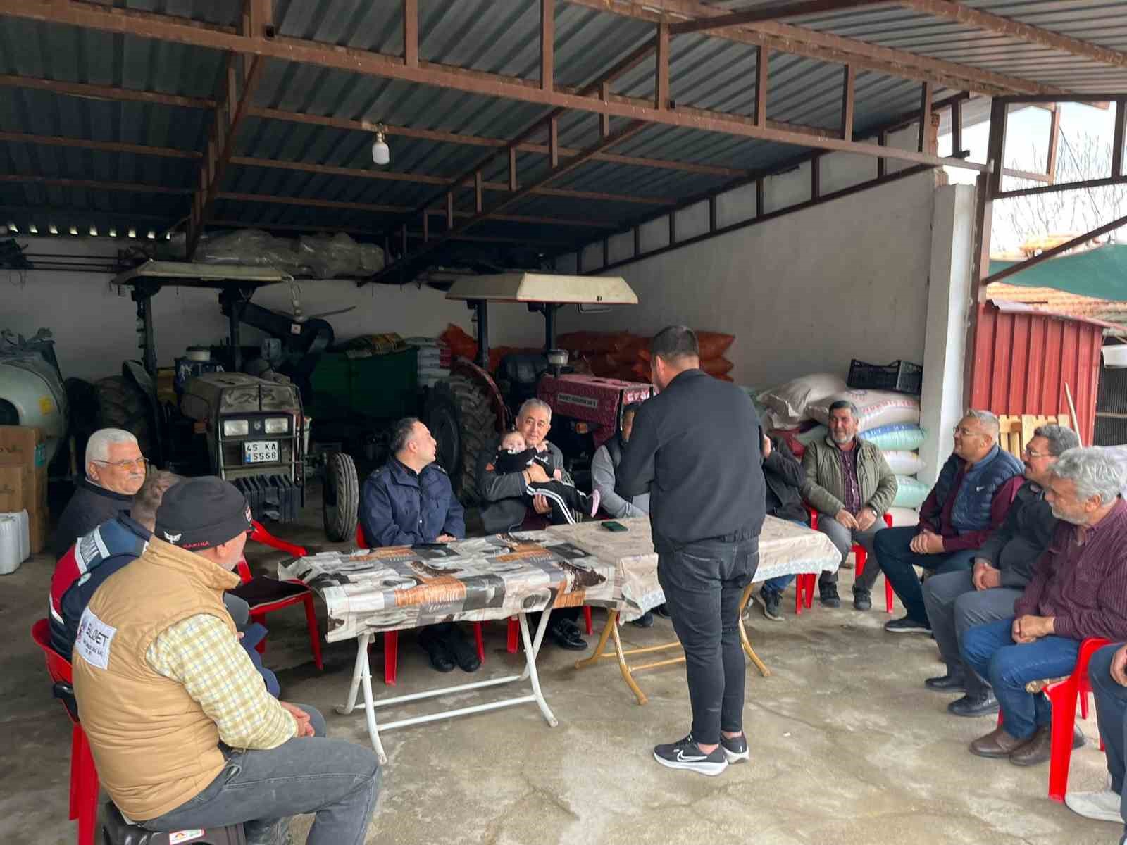 Kaymakam Güngör mahalle halkıyla buluştu
Kaymakam Güngör mahalle halkıyla buluştu