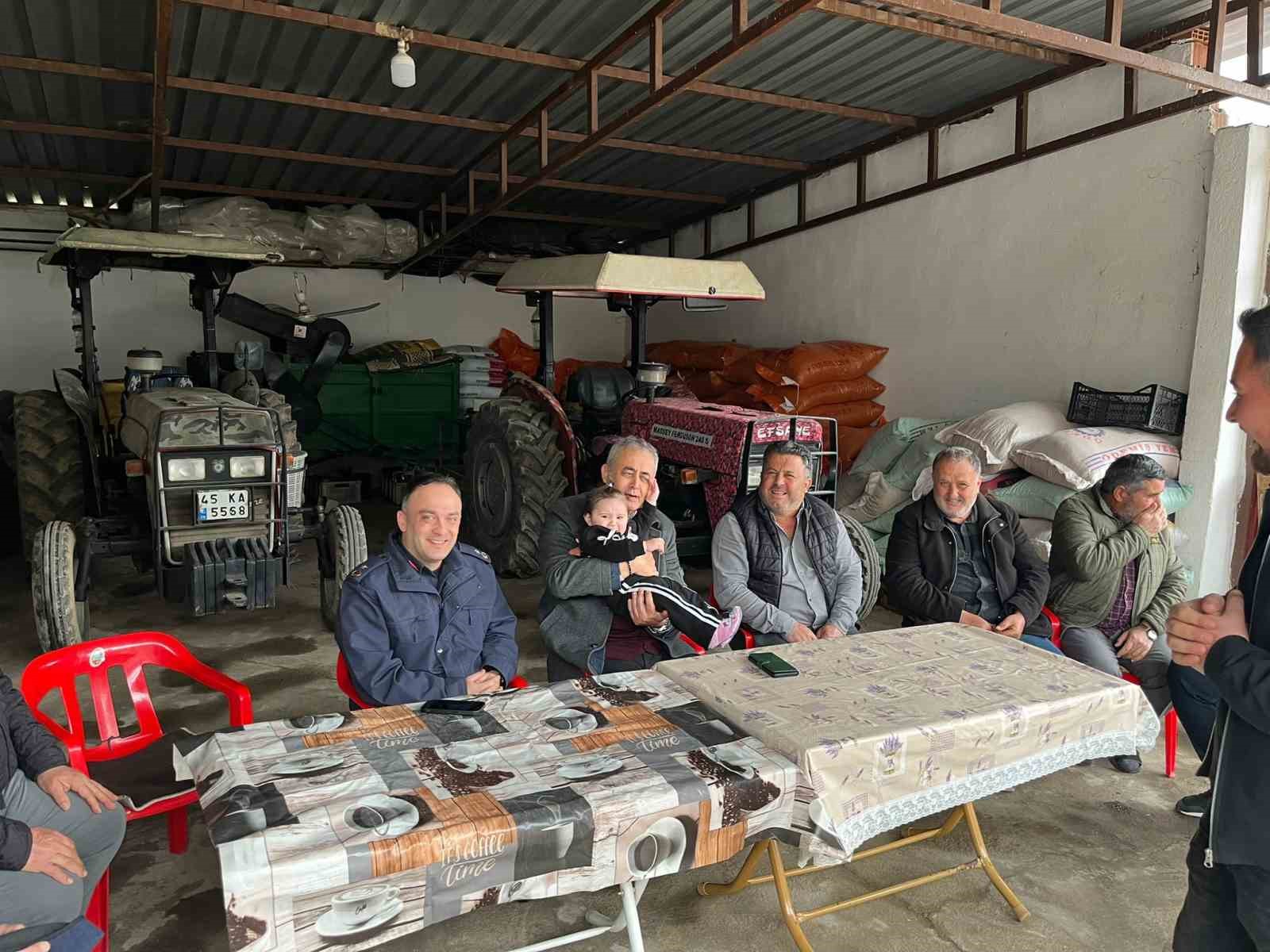 Kaymakam Güngör mahalle halkıyla buluştu
Kaymakam Güngör mahalle halkıyla buluştu