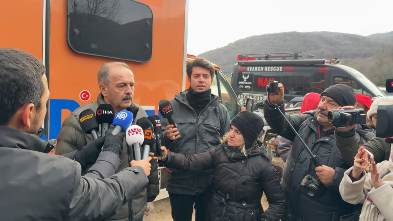 Kaymakam Hasan Göç: "Elif’ten hiç bir iz yok"
Kaymakam Hasan Göç: "Elif’ten hiç bir iz yok"